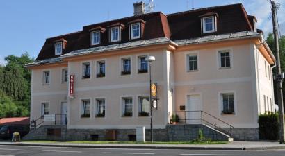 Hotel U Lázní<br/>Lipová-lázně