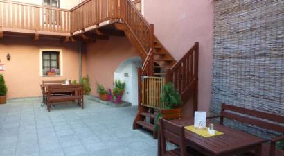 Hostinec a penzion  U bílé růže<br/>Horažďovice