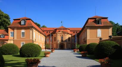 Hotel Zámek Štiřín<br/>Kamenice (okres Praha-Východ)