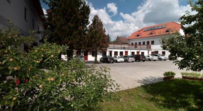 Hotel Wellness Cosmos<br/>Kosmonosy