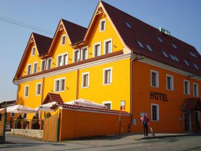 Hotel Vyžlovka<br/>Kostelec nad Černými lesy
