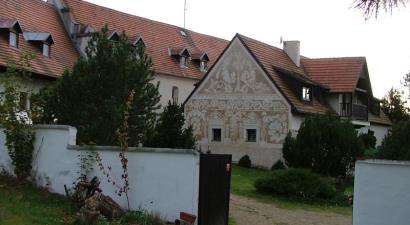 Tvrz Holešice Orlická přehrada<br/>Kamenice (okres Praha-Východ)